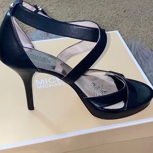 MICHAEL KORS EVIE PLATFORM LEATHER HEEL